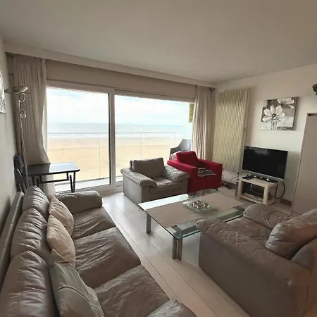 Family By The Sea In T104 شقة